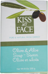Texture crémeuse du savon Kiss My Face huile olive Aloe Vera.