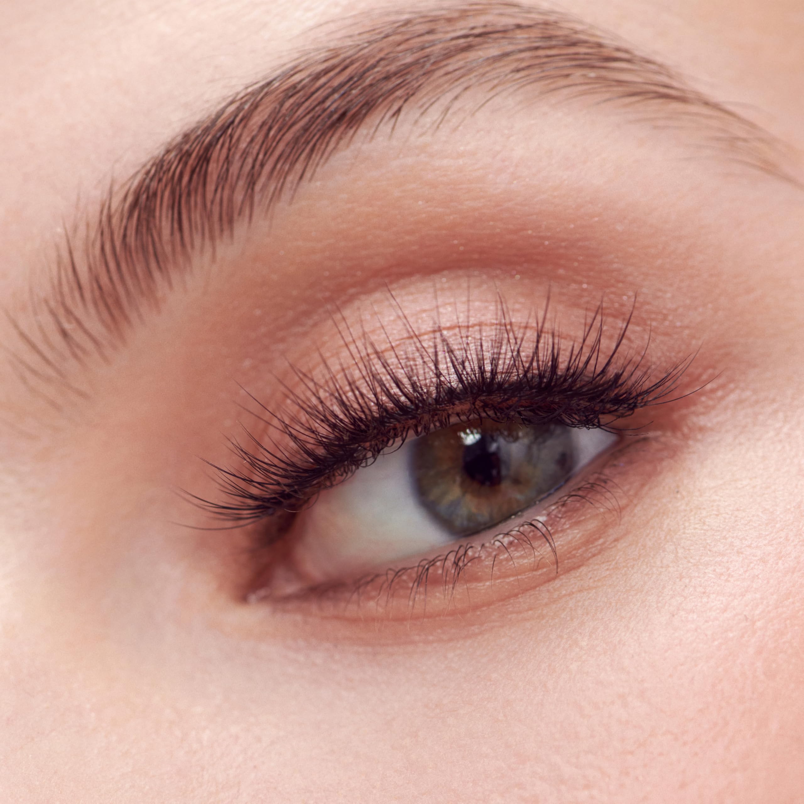 Clusters Kiss New Natural en trio pour un volume subtil et naturel.