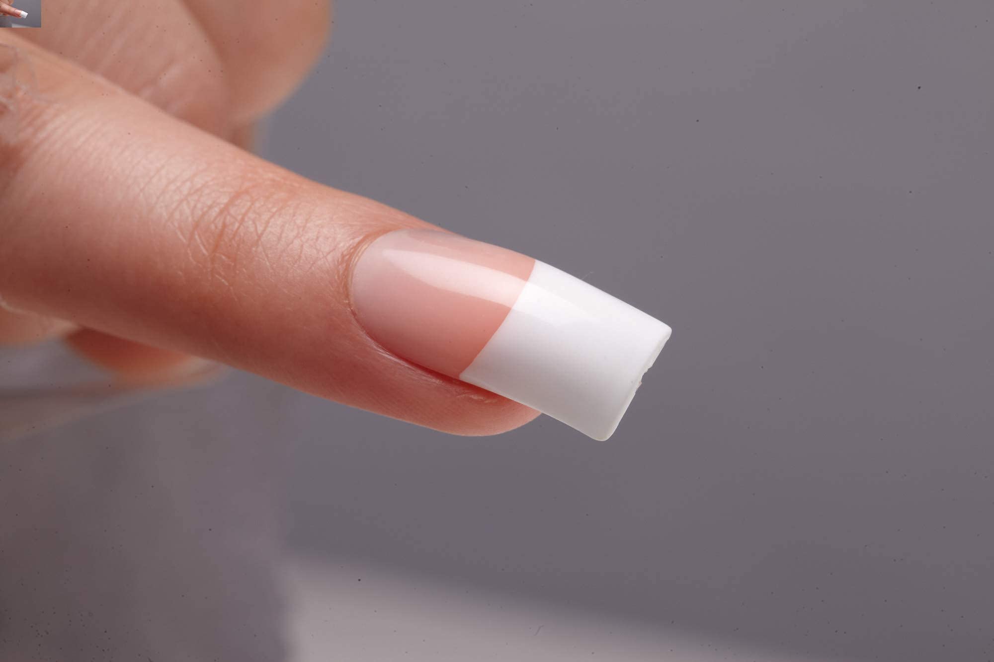 Kiss Salon Acrylique Back Talk Long – confort porté tout au long de la journée.
