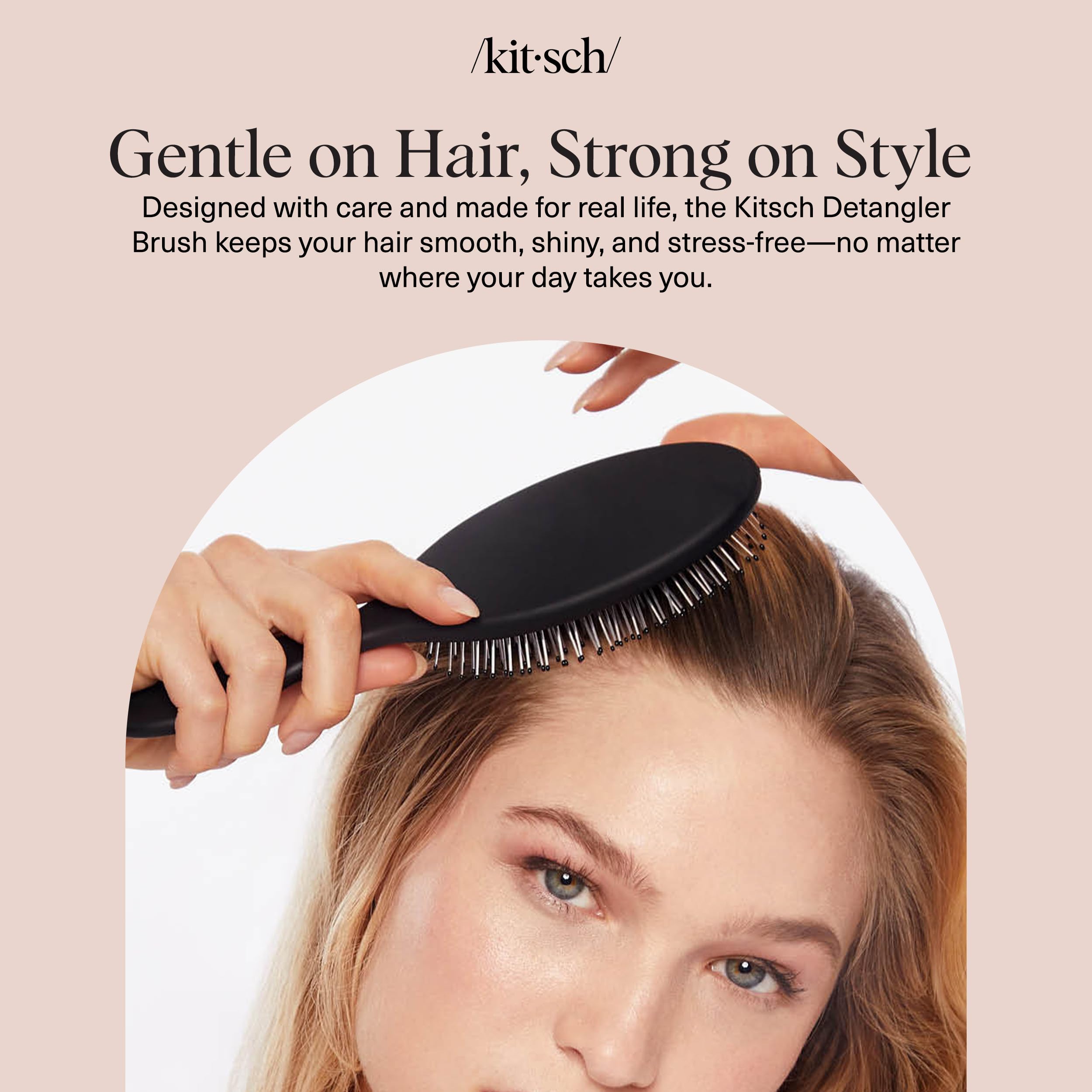 Brosse Kitsch design ergonomique pour une prise en main confortable.
