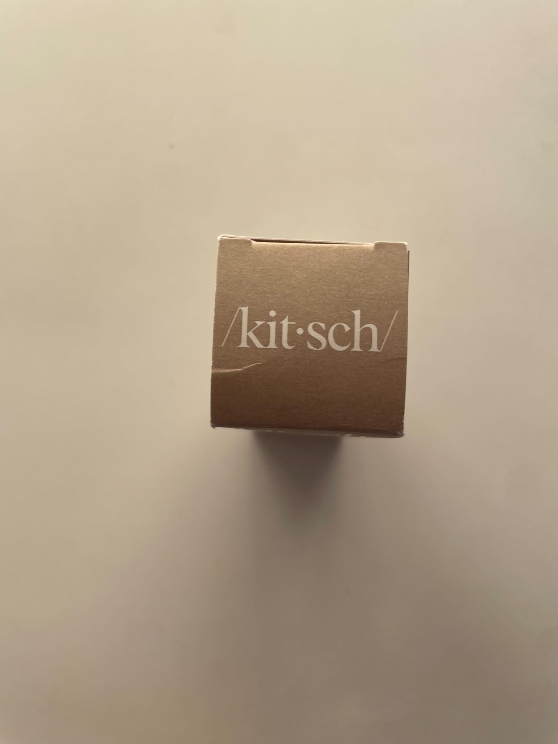 Kitsch Hair Perfume Pistache Latte, senteur coco et café pour une routine bien-être.