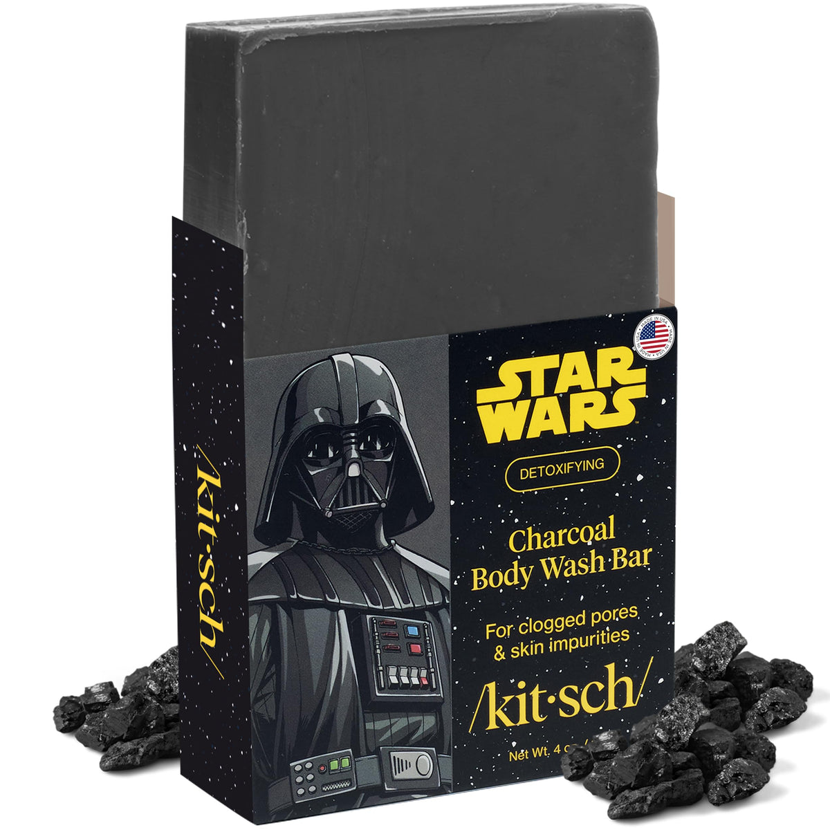 Kitsch savon au charbon Darth design, purifie et équilibre la peau après la douche.