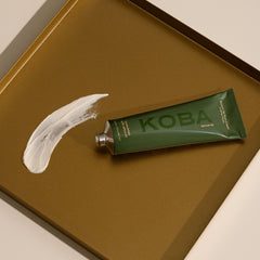 KOBA Bottom Up fragrance-senteur, note vivifiante après chaque soin.