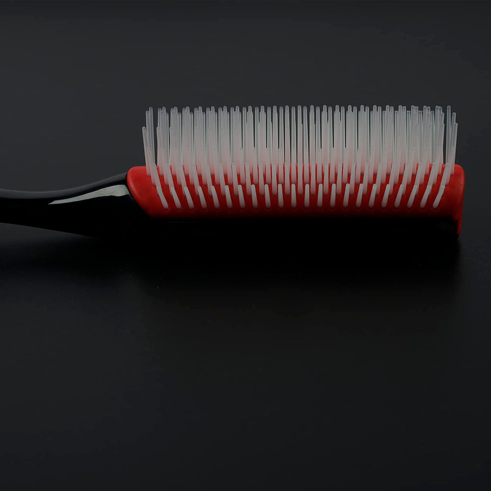Design noir Koeuoi pour coiffage précis et coiffure soignée