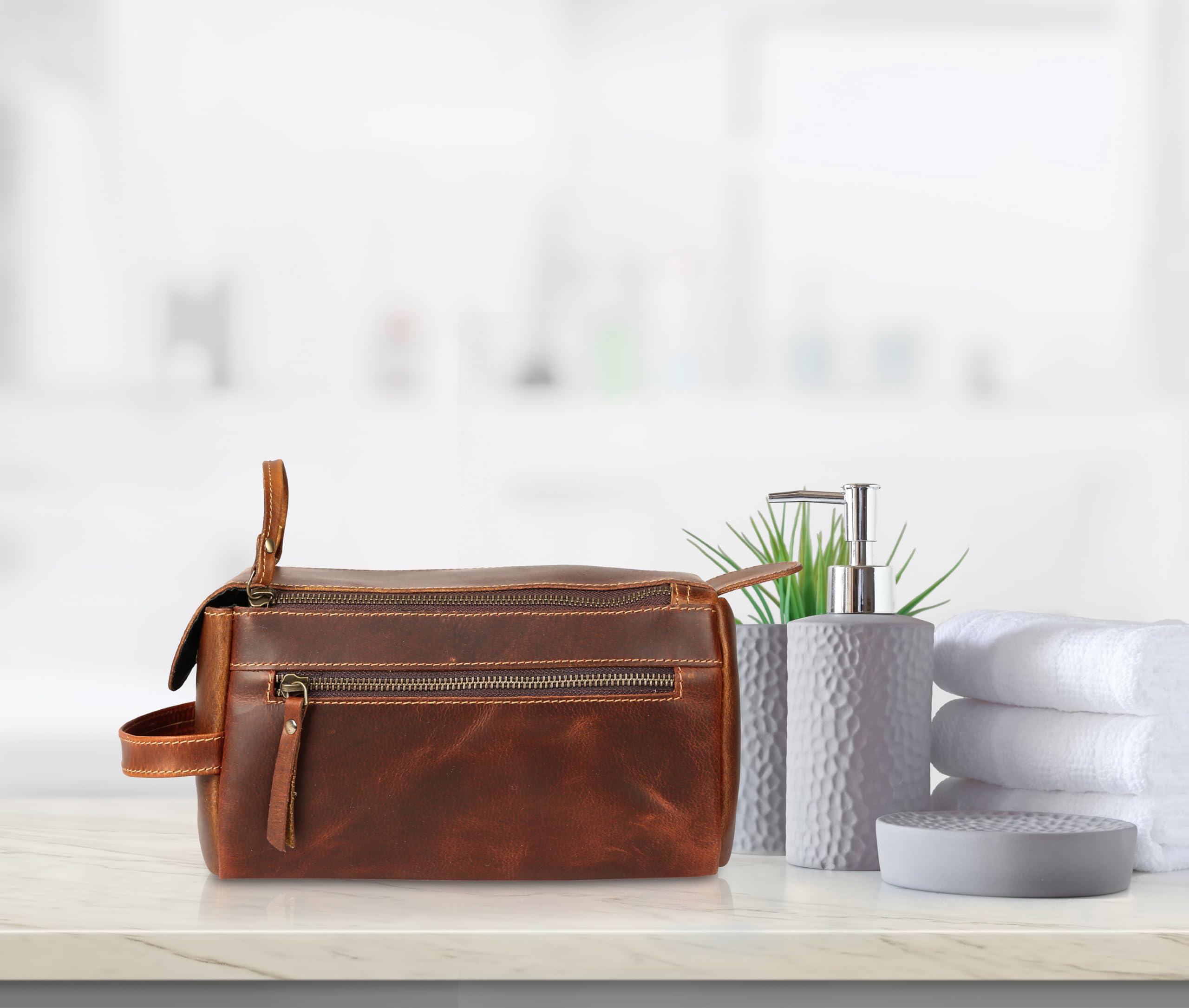 KomalC trousse toilette cuir buffle léger et agréable au toucher.