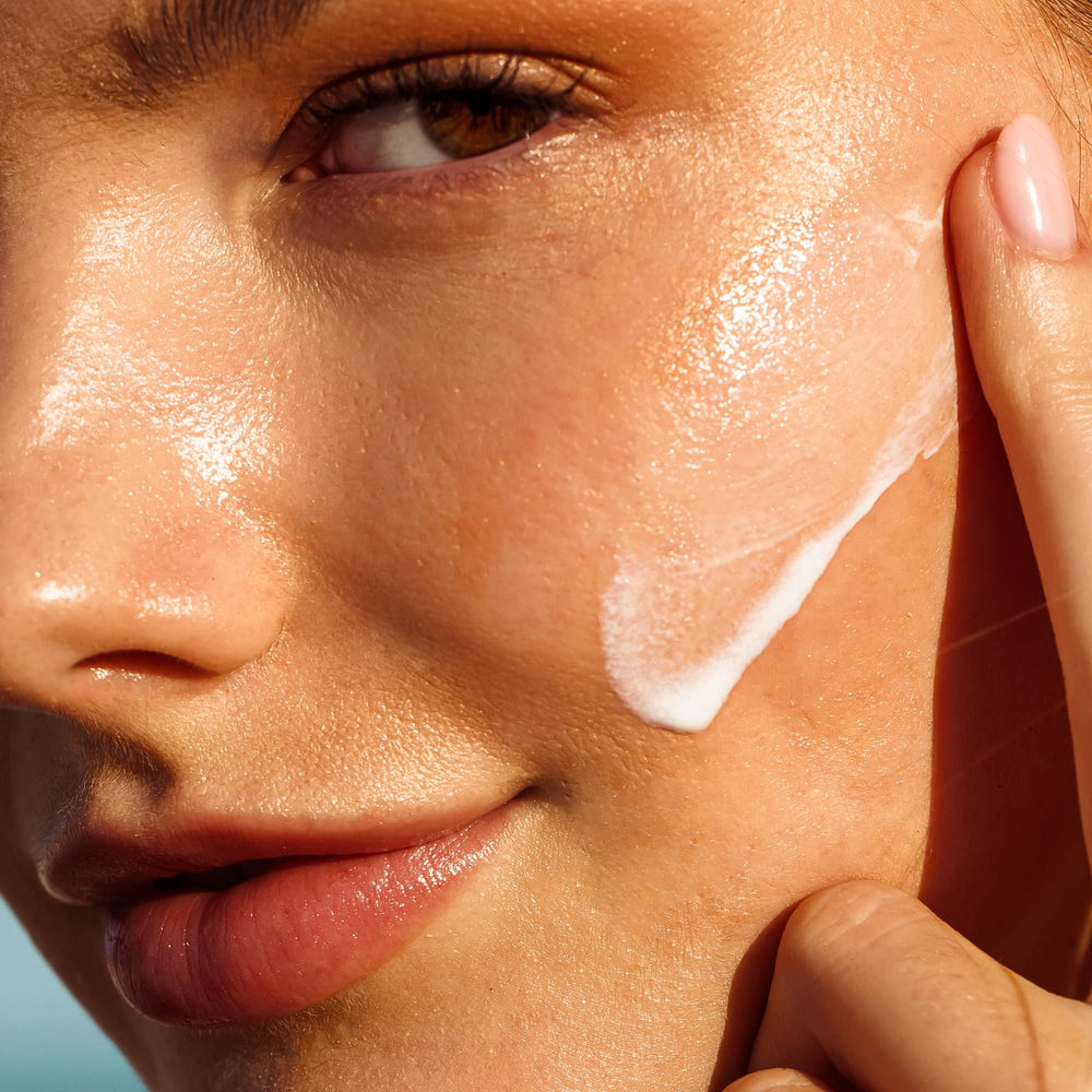 Kopari Antioxidant Face Shield SPF 30, hydratation grâce à l'acide hyaluronique.