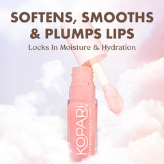 Texture veloutée Kopari Nuage Lèvres sur les lèvres pour une douceur soyeuse.