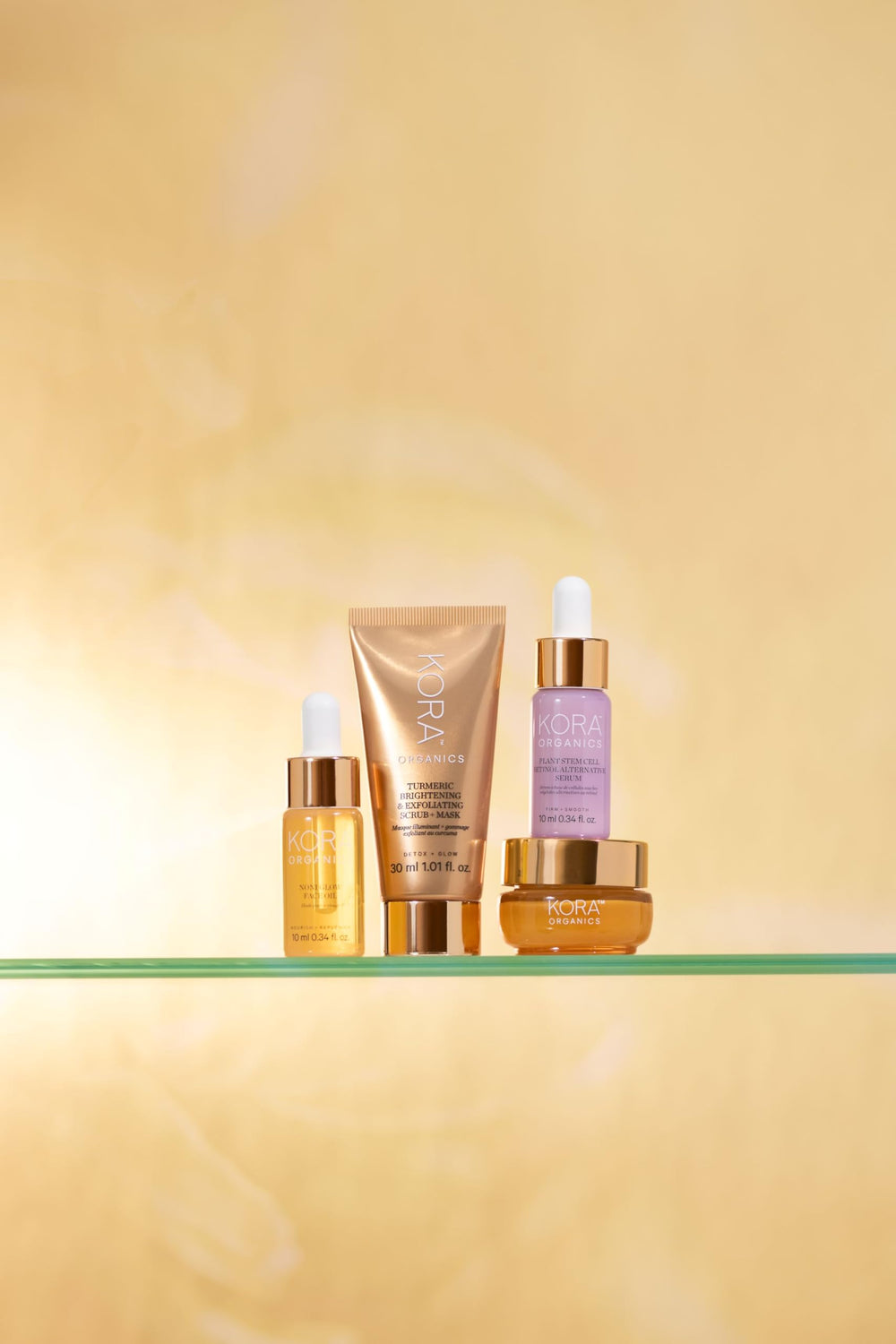 KORA Organics Turmeric, emballage voyage compact pour soins en déplacement faciles.