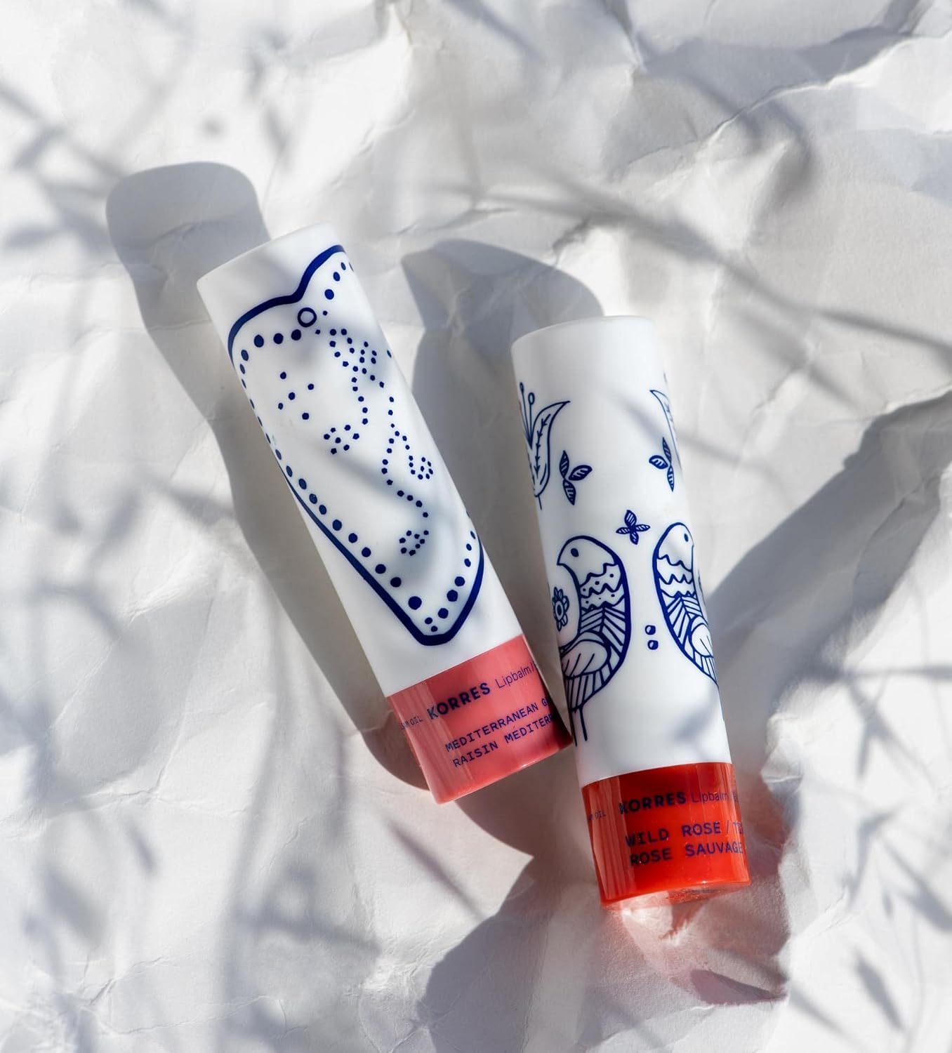 KORRES Baume lèvres Rose Sauvage offre une hydratation nourrissante adaptée aux lèvres sèches.
