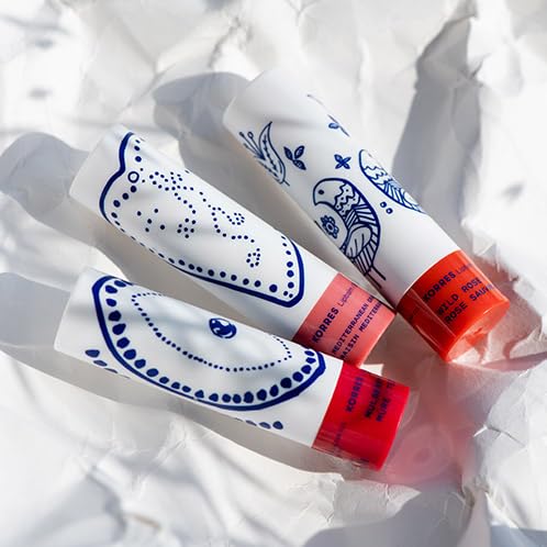 KORRES Baume lèvres Rose Sauvage, format pratique pour sac ou poche.