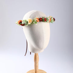KorViSHOW couronne-fleurs-orange-bohème-detail, ajoutant une touche romantique à vos portraits extérieurs