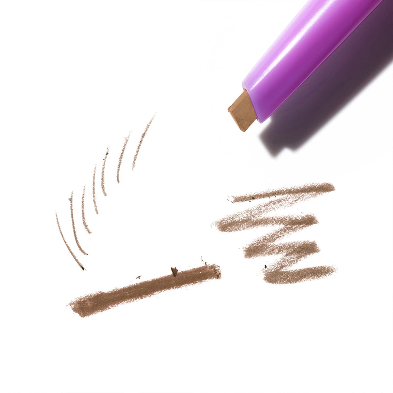 Kosas Brow Pop côté fin crée des traits fins et définis.
