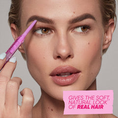 Kosas Brow Pop trace-poil-precis pour des traits délicats.