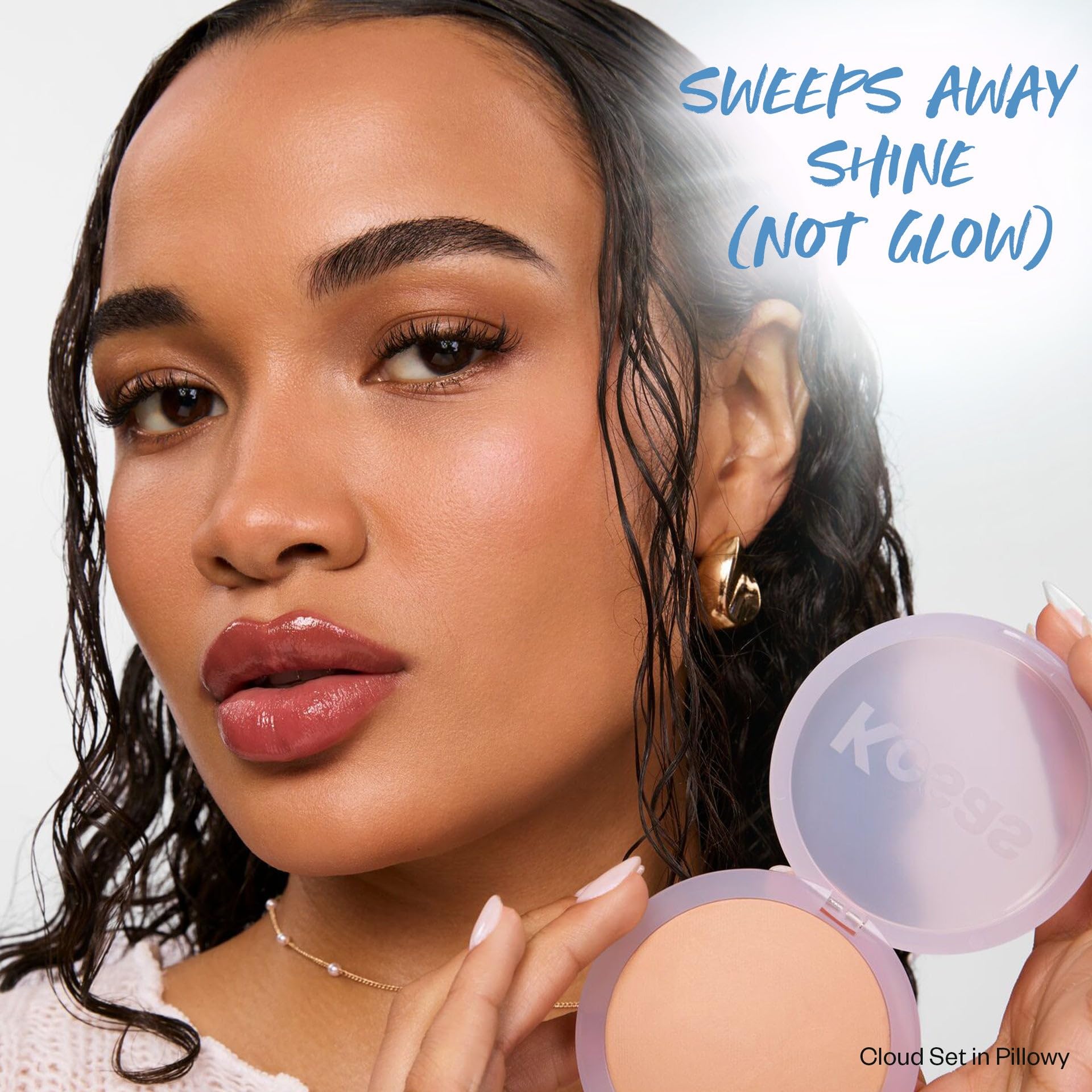 Kosas Cloud Set teinte Medium Tan sur peau, rendu translucide et naturel.