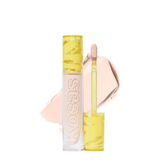 Kosas Revealer Concealer en application douce pour un teint homogène et naturel.