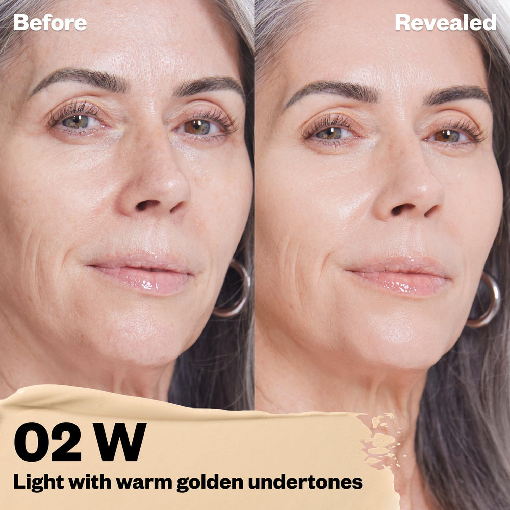 Texture crème du Revealer Concealer, application douce et homogène.