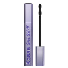 Kosas Soulgazer avec brosse curvilignee moulee pour une application uniforme et liftée des cils.