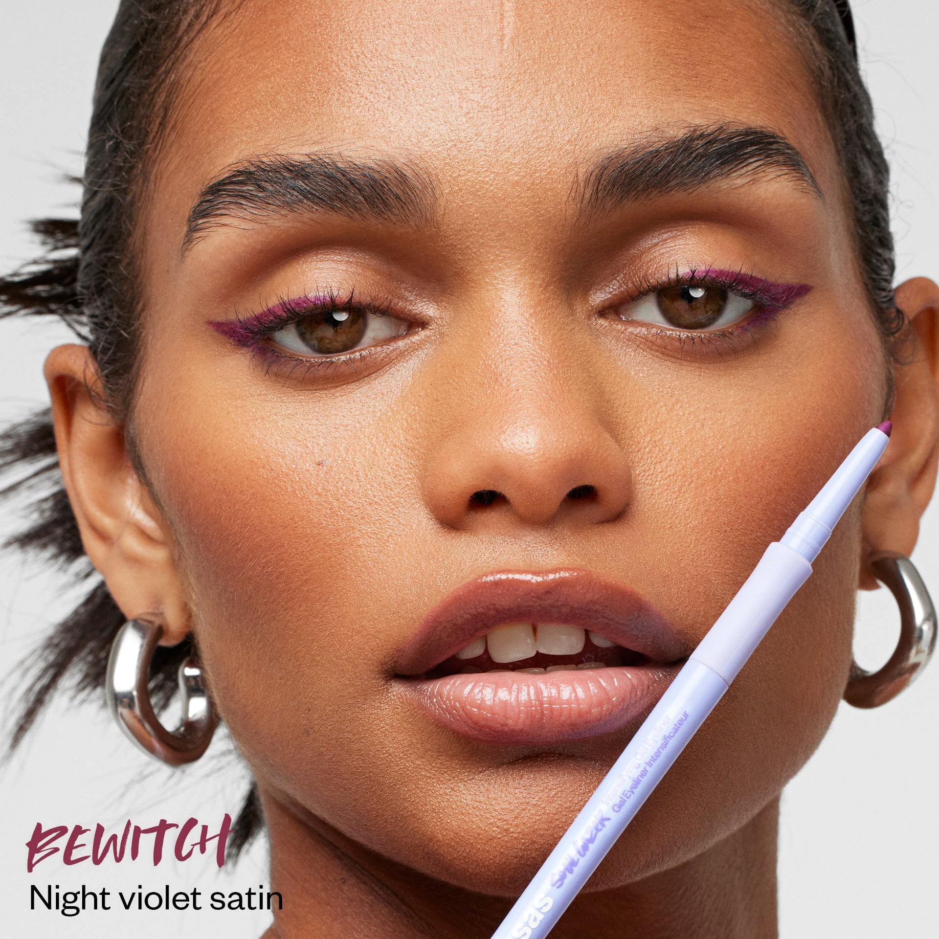 Nuance Nuit Violet Satin Kosas Soulgazer – échantillon couleur riche et intense