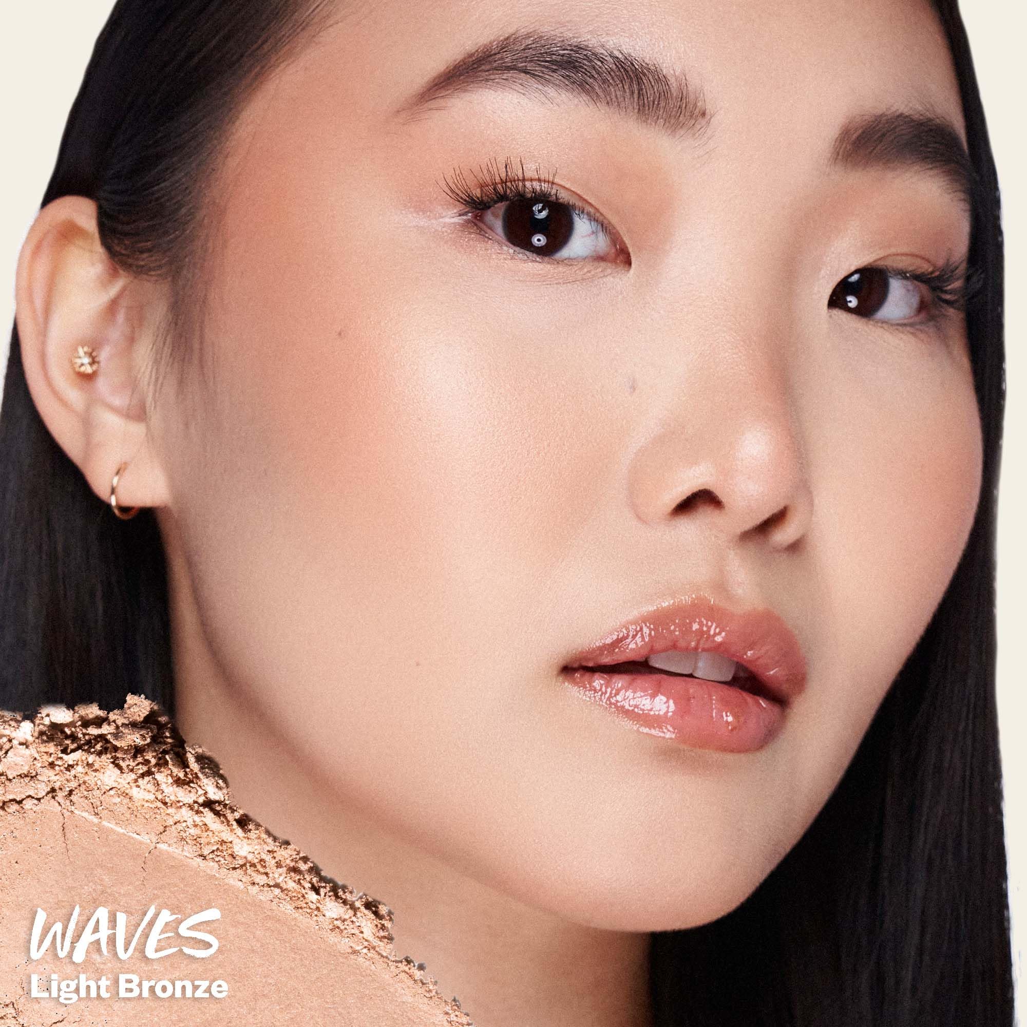Kosas Sun Show Glowy Warmth – aperçu teinte sur la joue pour un éclat naturel