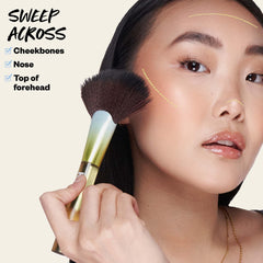 Kosas Sun Show Glowy Warmth – application sur le nez pour sculpter subtilement le contour
