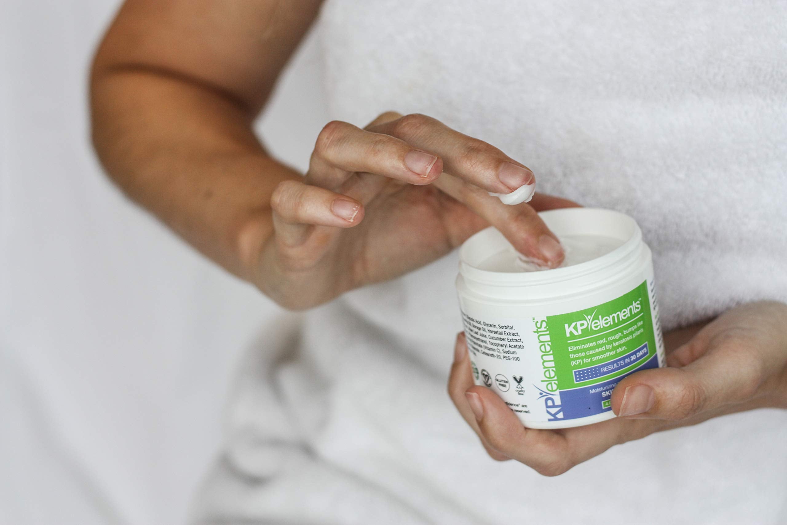 KP Elements Keratosis Pilaris Lotion — étiquette naturelle et packaging soigné.