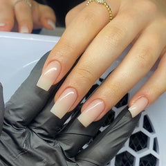 KQueenest ongles presse en gel couleur chair naturelle, longue tenue pour un look durable.
