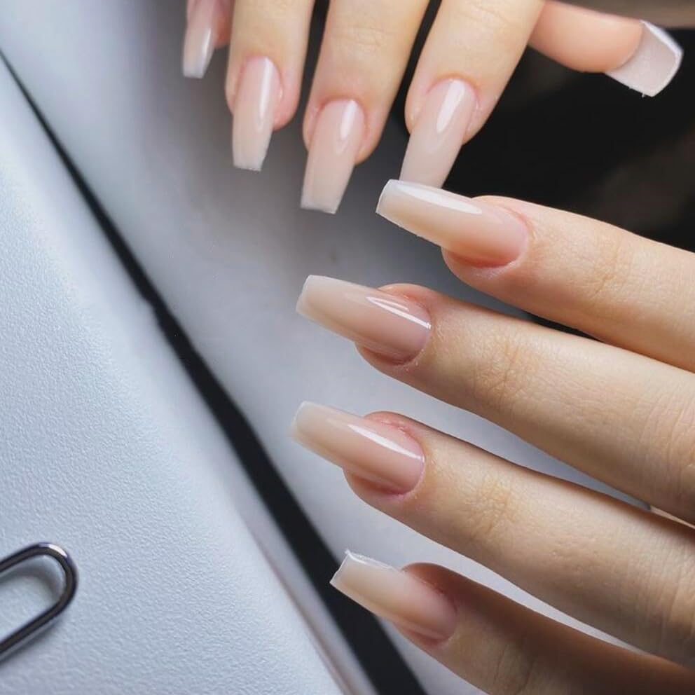 KQueenest ongles presse réutilisables et solides, économiques et pratiques pour plusieurs poses.