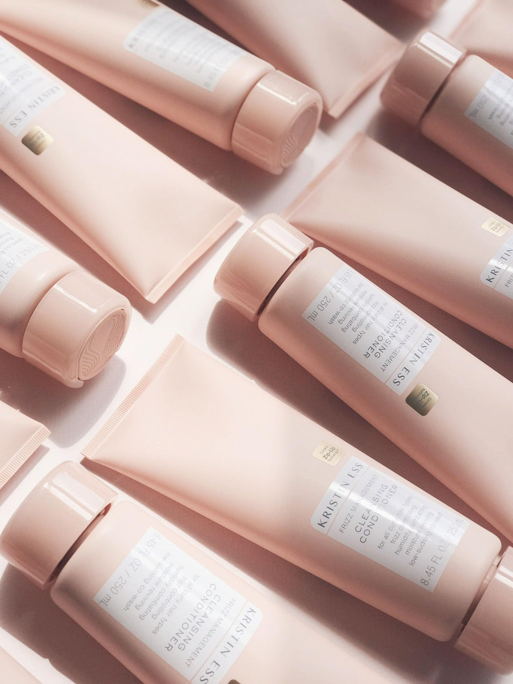 Compatibilité couleur et kératine, routine capillaire polyvalente.