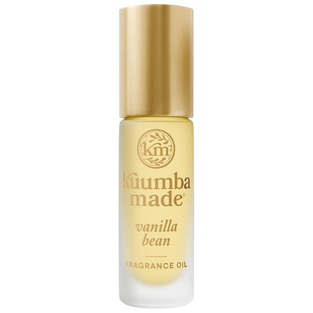 Kuumba Made Huile parfumée vanille roll-on sur bouteille, application fluide et durable.