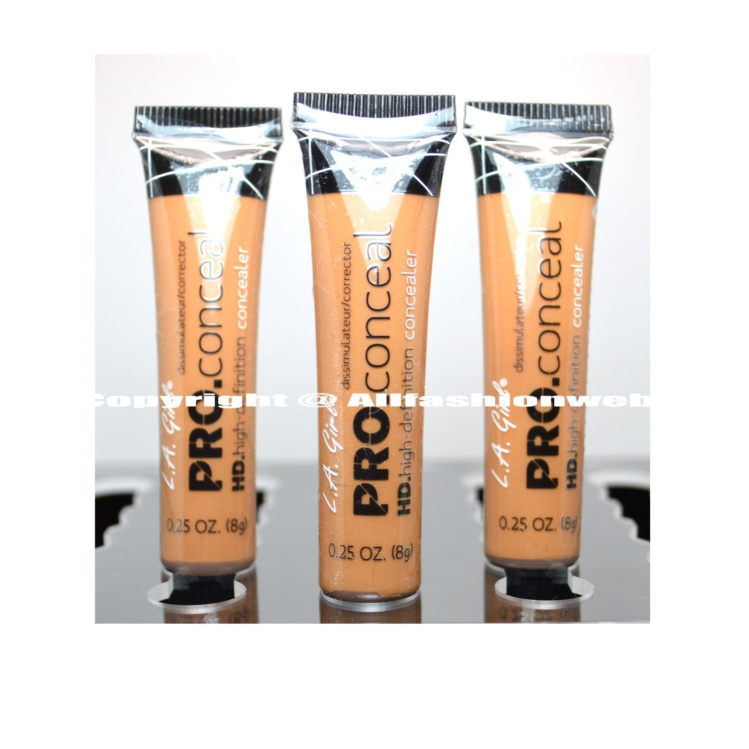 Correcteur L.A. Girl Fawn sur peau, fini haute définition naturel.