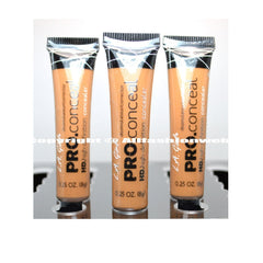 Correcteur L.A. Girl Fawn sur peau, fini haute définition naturel.