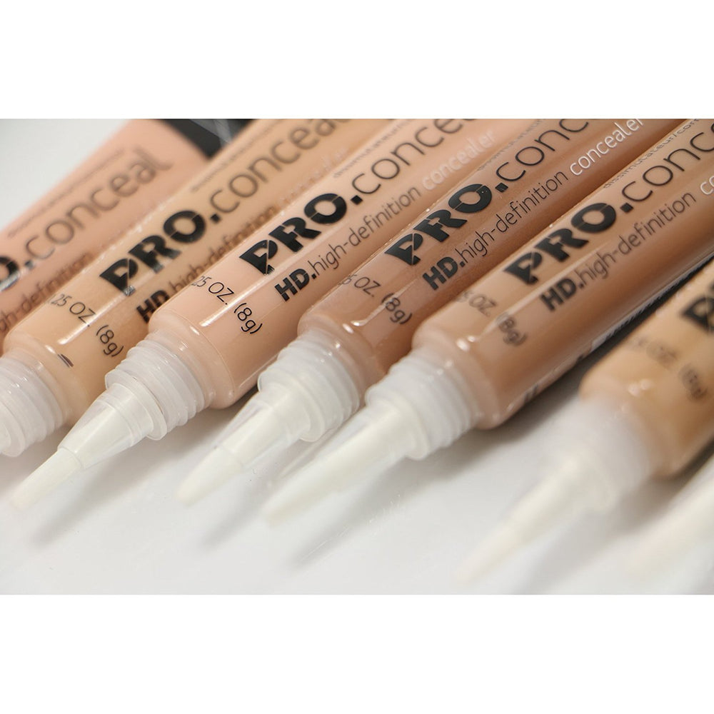 Texture d’application du concealer montrant son glissant rendement