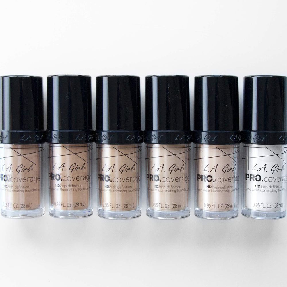 Peau lumineuse avec le fond de teint L.A. Girl Pro Coverage, éclat naturel.