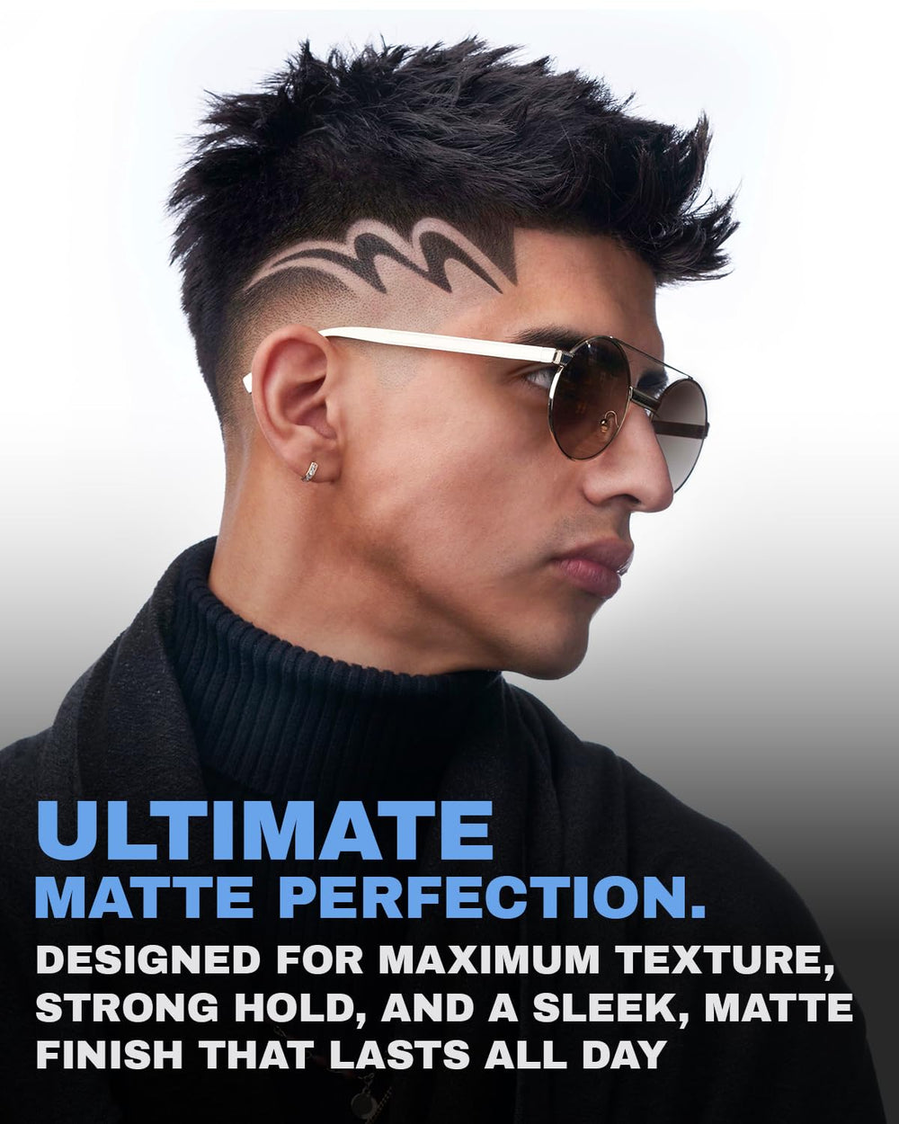 L3 Level 3 Matte Putty appliqué sur cheveux humides pour un coiffage ajustable.