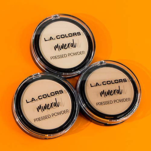 Poudre minérale L.A. COLORS parfait pour retouches en déplacement grâce au miroir.