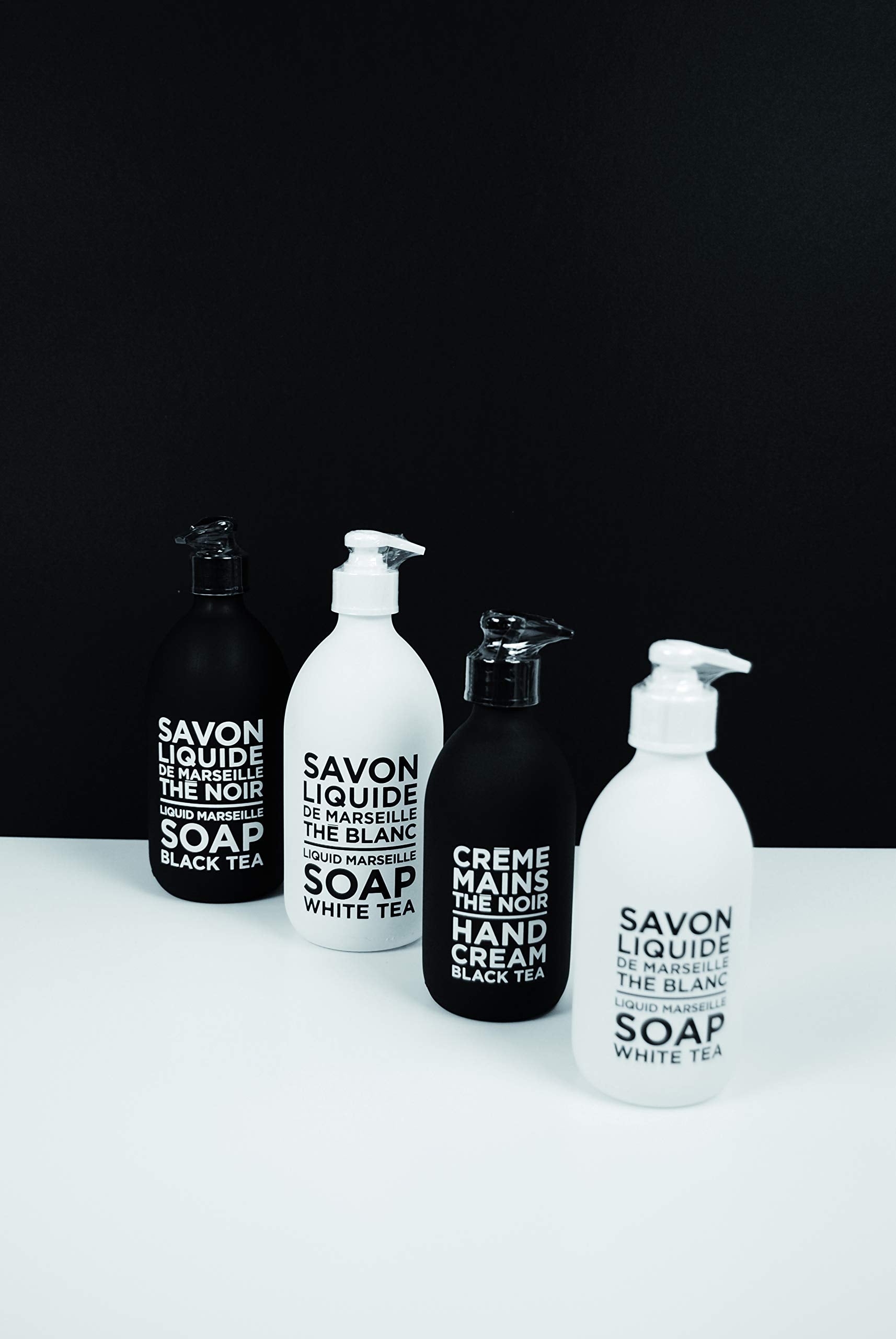 La Compagnie de Provence Parfum subtil thé noir et baies pour une ambiance raffinée.