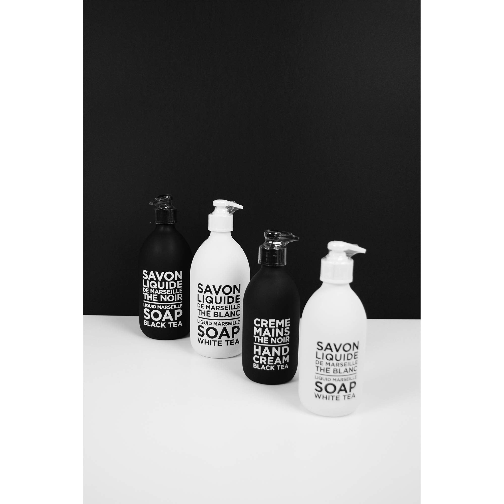 La Compagnie de Provence Thé Noir: parfum sophistiqué dans une bouteille en verre.