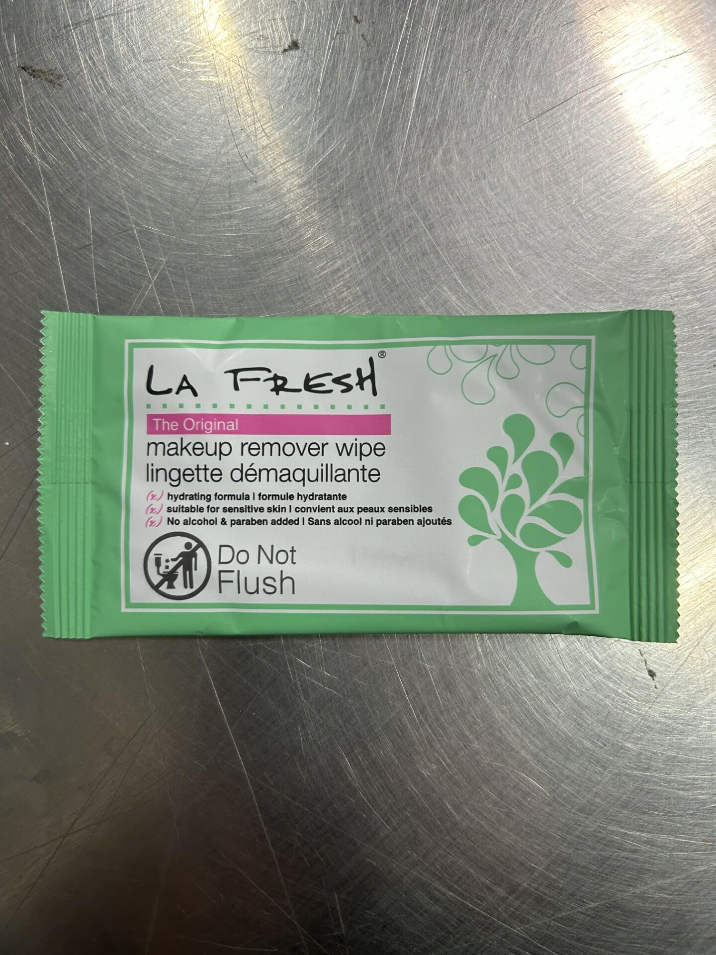 Lingettes La Fresh pour les yeux, retire le maquillage tenace tout en apaisant le contour.