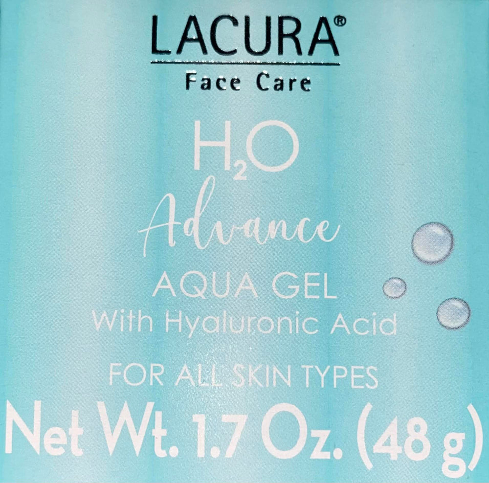 Application douce sur le visage avec le Gel Lacura H2O Advance.