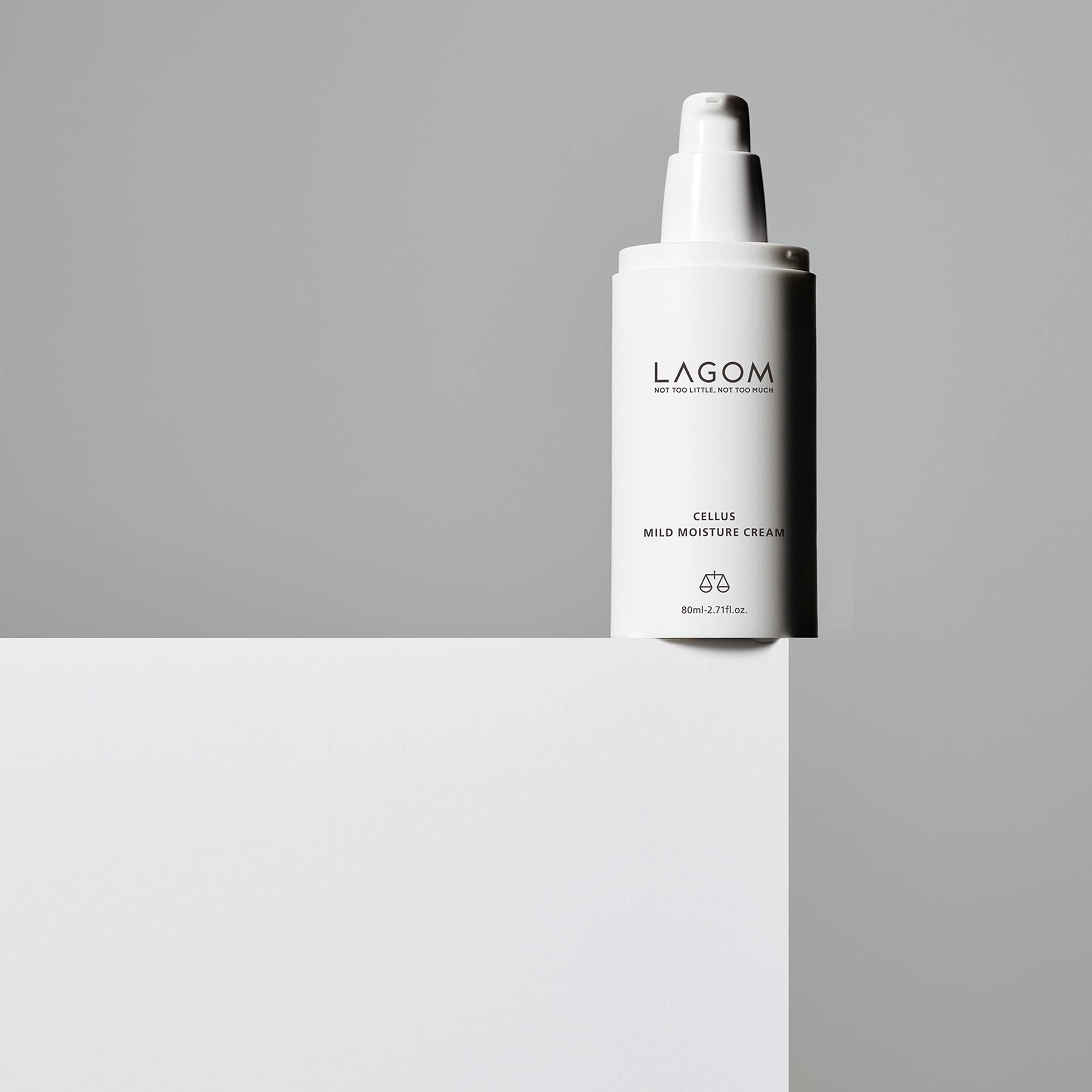 Lagom Cellus Crème Hydratante en action sur le visage, peau apaisée et rafraîchie.