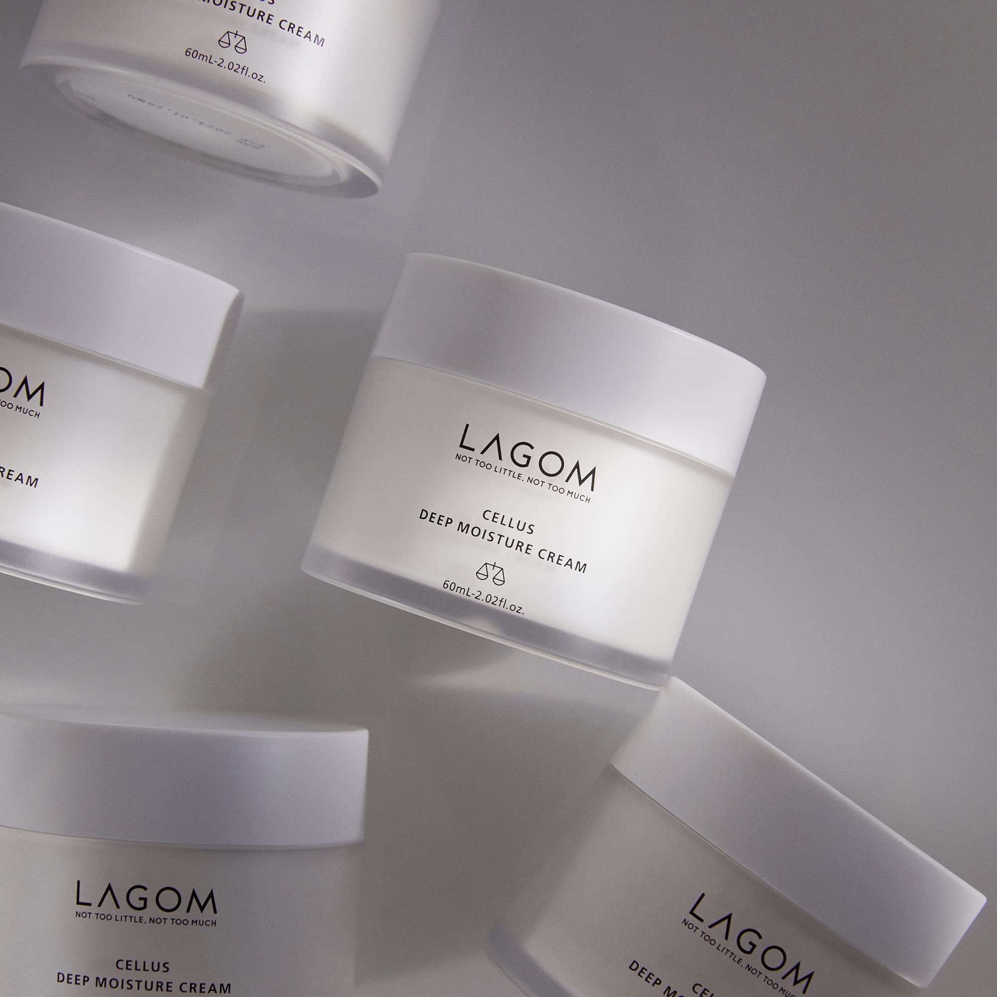 Pompe pratique sur le flacon LAGOM Cellus pour une utilisation facile.