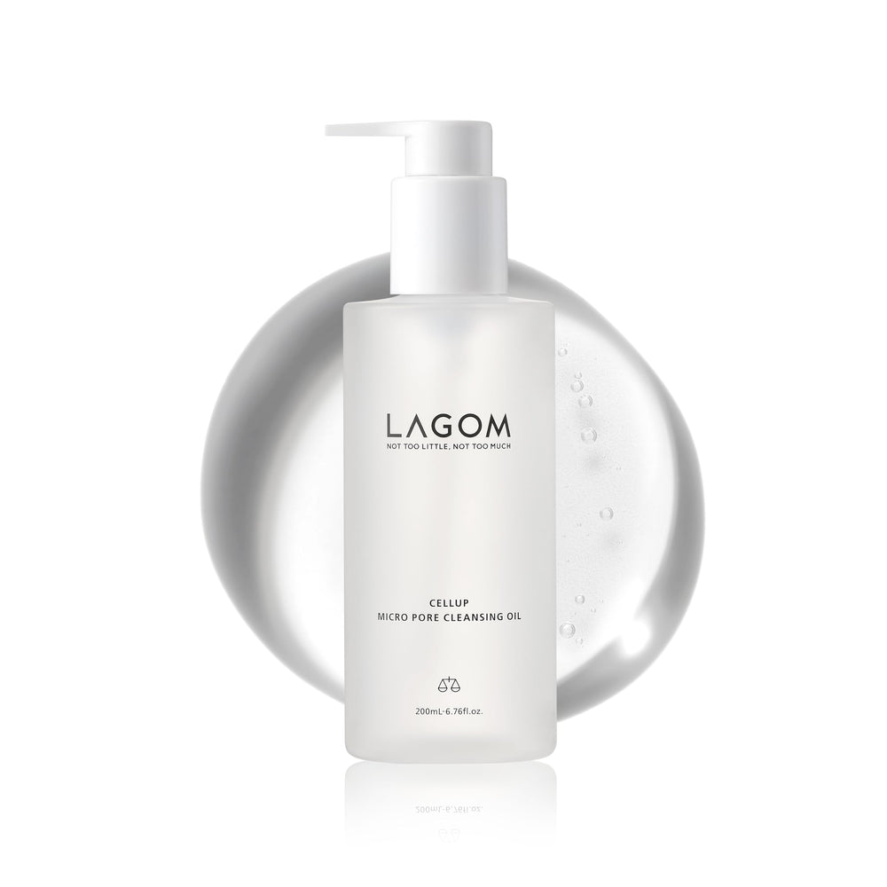 LAGOM huile nettoyante micro-pore avec sa bouteille prête à l'emploi pour le nettoyage des pores.