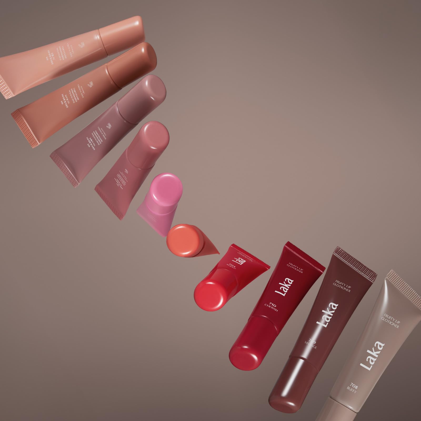 Laka Fruity Lip Glotioner, pointe jelly s'adapte aux contours des lèvres pour une application simple.