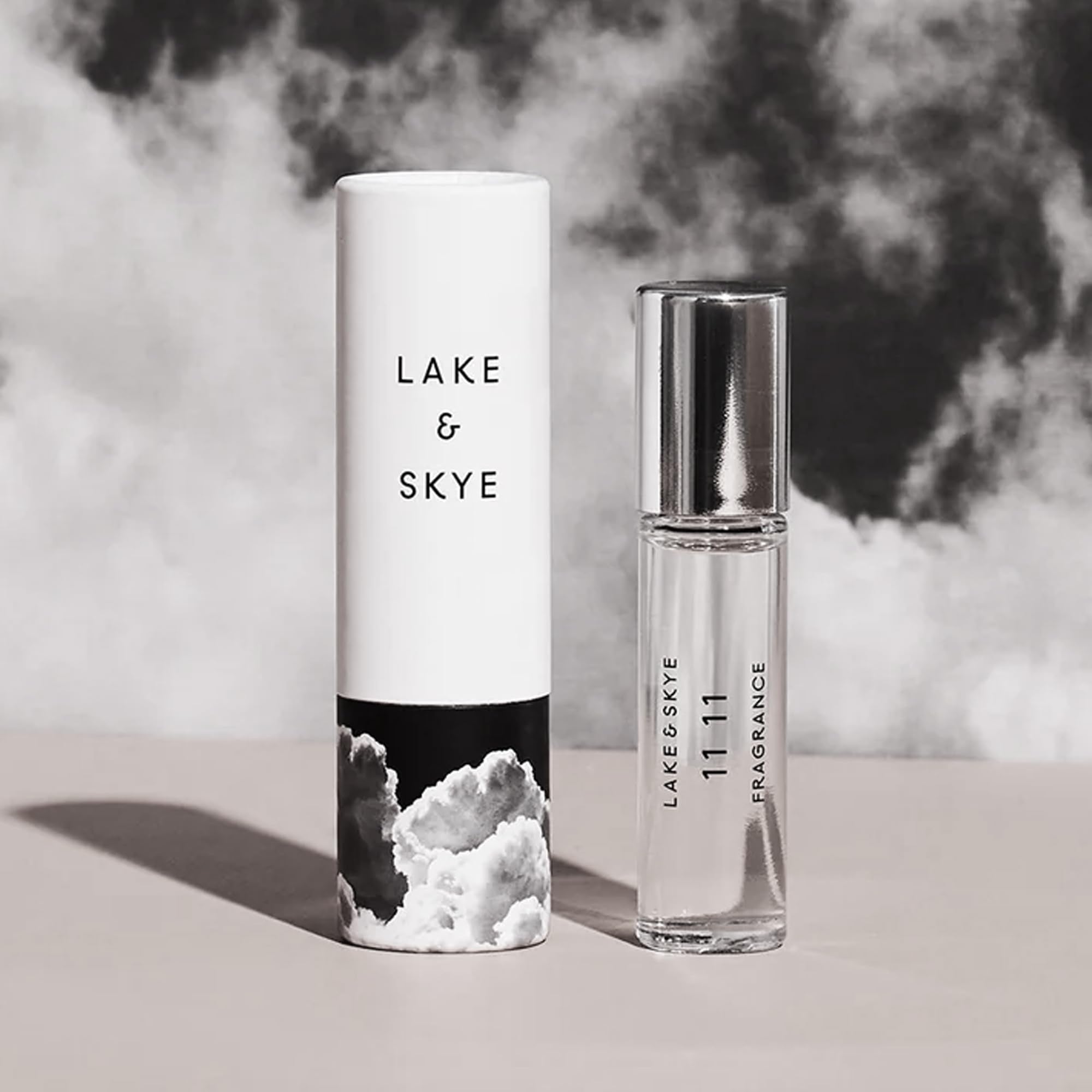 Application sur les poignets avec Lake & Skye 11-11 pour une sensation légère.