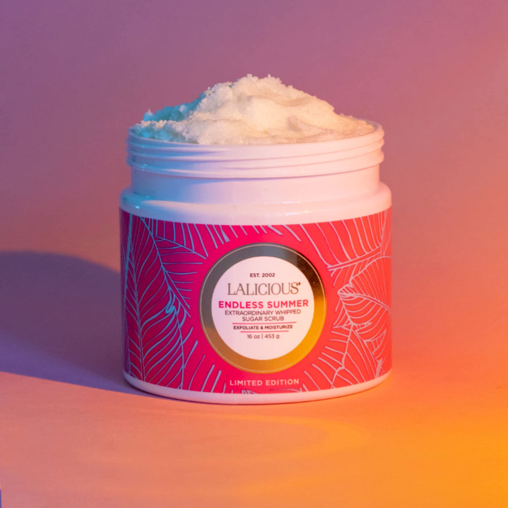 Zoom sur le pot: détail du gommage et son packaging