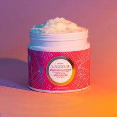 Zoom sur le pot: détail du gommage et son packaging