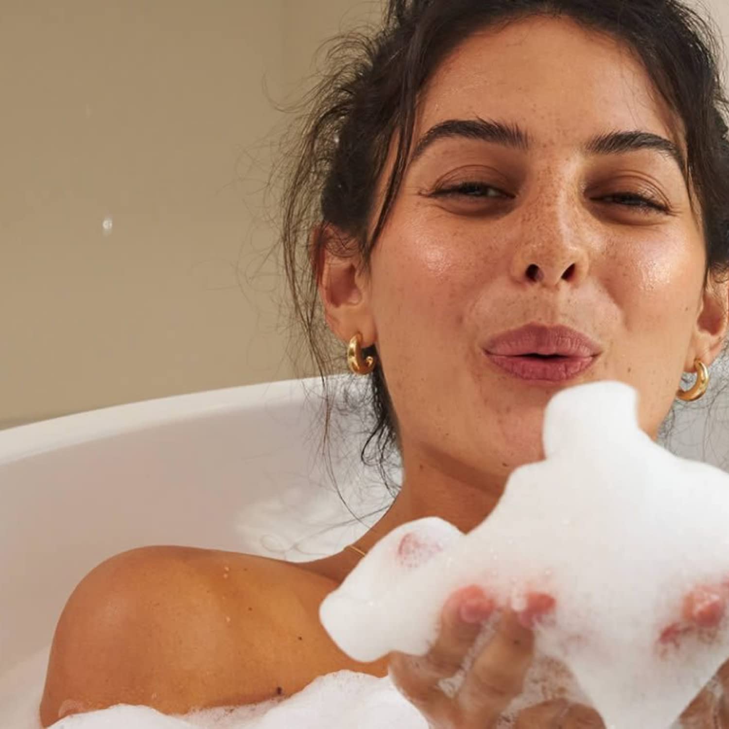 Peau hydratée après rinçage avec LaLicious, effet nourrissant sans gras.
