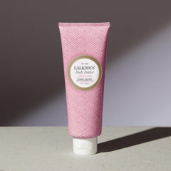 Sugar Kiss, emballage élégant prêt pour une expérience spa à domicile.
