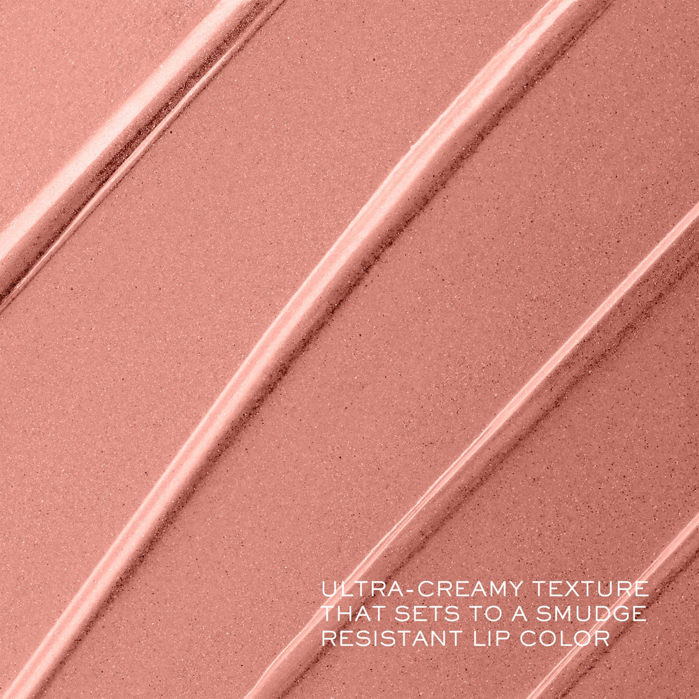 Hydratation longue durée grâce à l’acide hyaluronique et au rose-balm dans L'Absolu Rouge.
