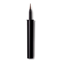 Lancôme Artliner - pointe feutre précise pour un tracé net et longue tenue.